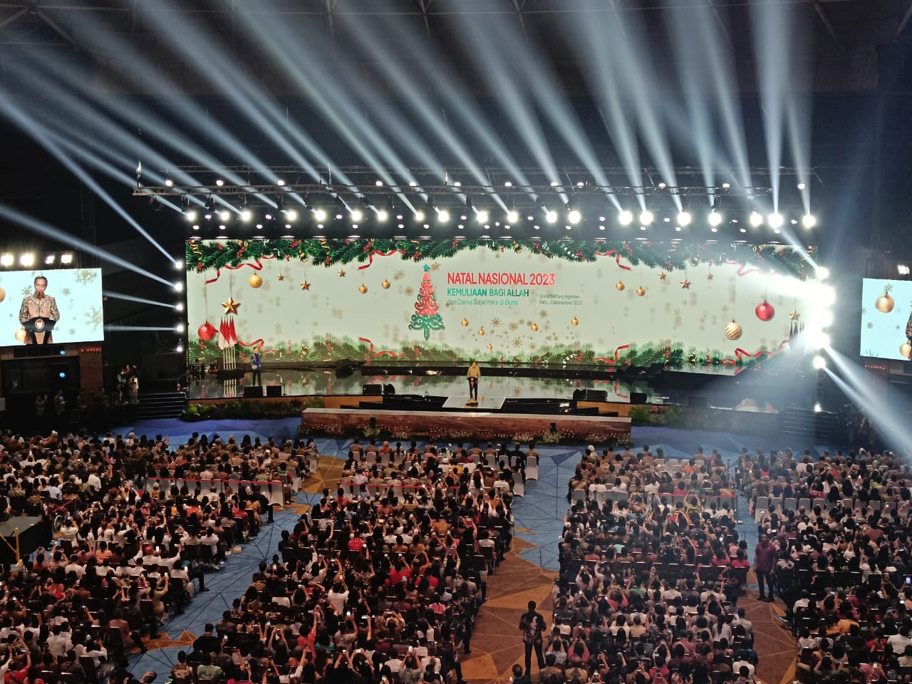 Presiden RI Joko Widodo menghadiri malam puncak perayaan Natal tahun 2023 di Gereja Bethany Surabaya. (Dok: Jurnas.net)