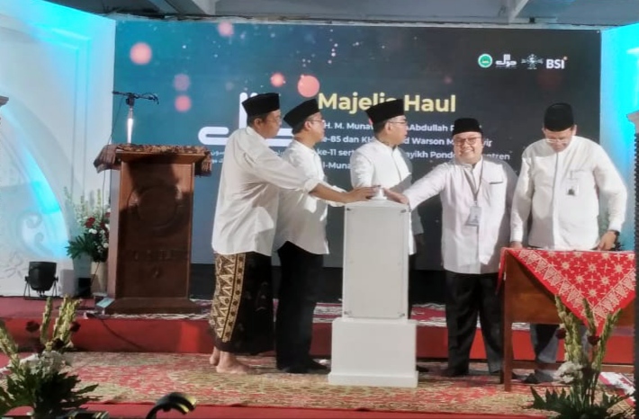 Peluncuran Kamus bahasa Arab Al-Munawir karangan Ahmad Warson Munawwir. (Dok: Jurnas.net)