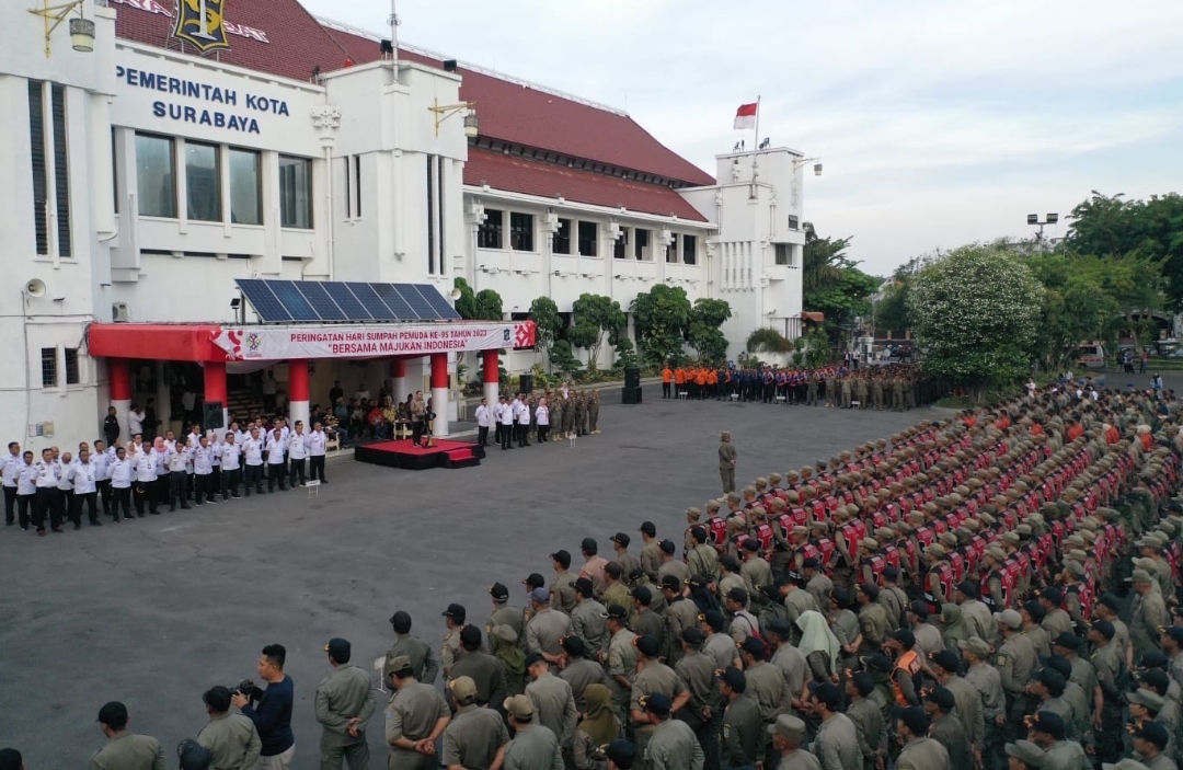 Satpol PP Surabaya saat apel di depan Balaikota Surabaya. (Dok: Humas Pemkot Surabaya)