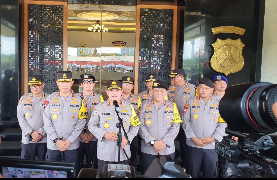 Kabaharkam Komjen Fadil Imran, usai memimpin Apel Pengecekan Personel dan Alat Material Khusus Pengendalian Massa (Almatsus Dalmas) di Mapolda Jawa Timur, Kamis, 25 Januari 2024. (Insani/Jurnas.net)