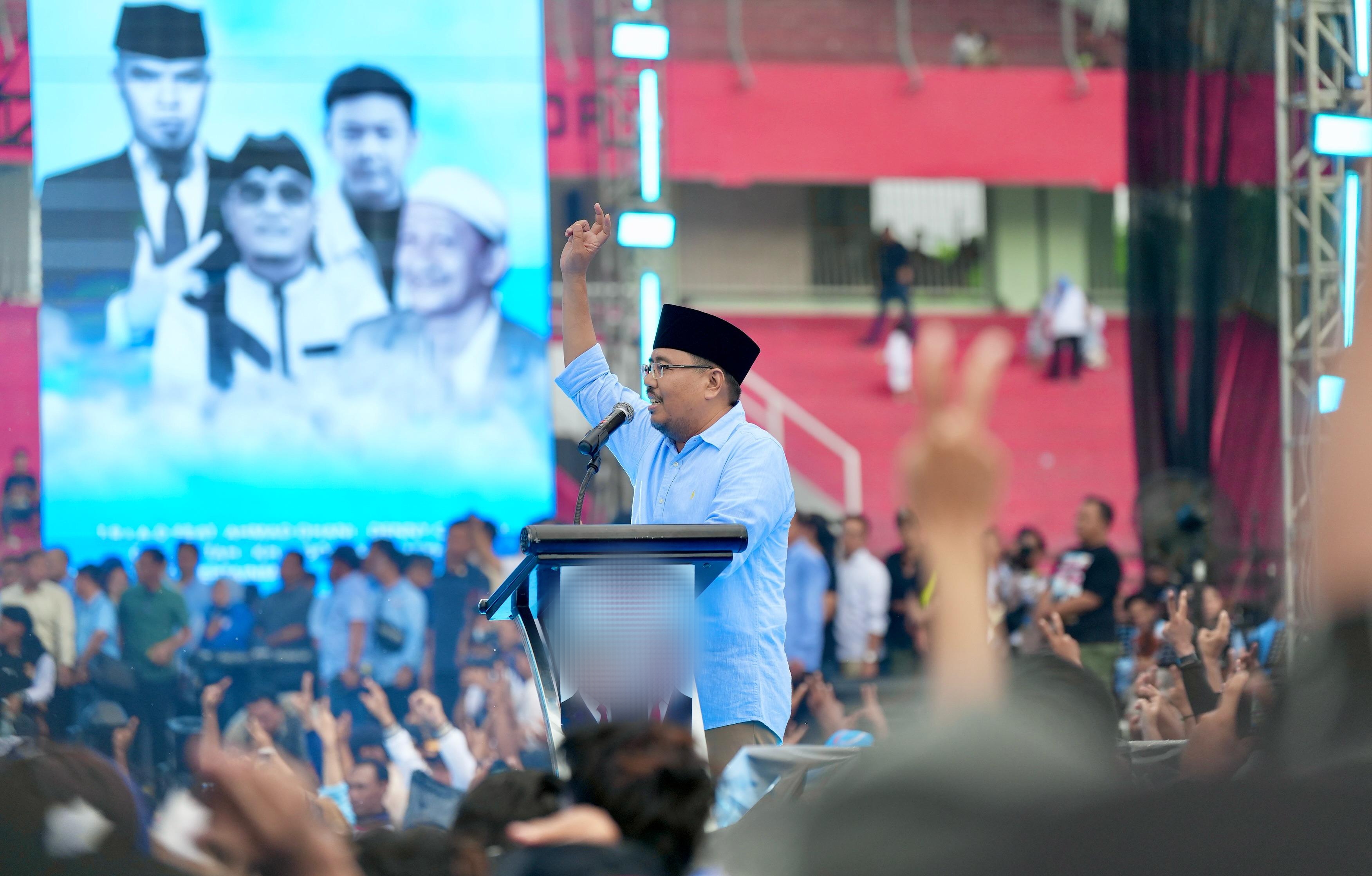 Ketua DPD Gerindra Jatim, Anwar Sadad, saat memberikan sambutan kepada kader Gerindra. (Istimewa)