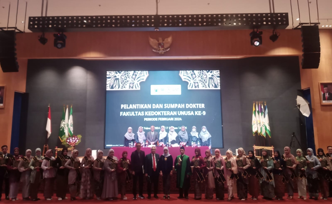 Acara pelantikan dan sumpah dokter Fakultas Kedokteran Unusa ke-9 priode Februari 2024. (Insani/Jurnas.net)