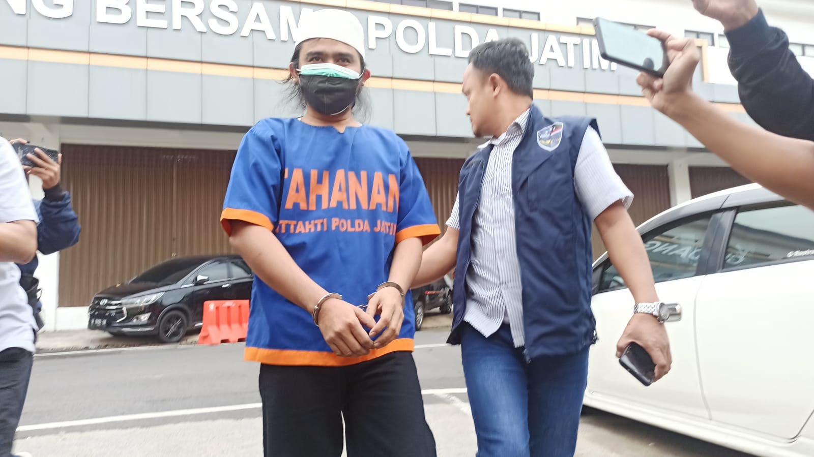 Samsudin resmi pakai baju tahanan atas kasus boleh bertukar pasangan suami-istri. (Insani/Jurnas.net)