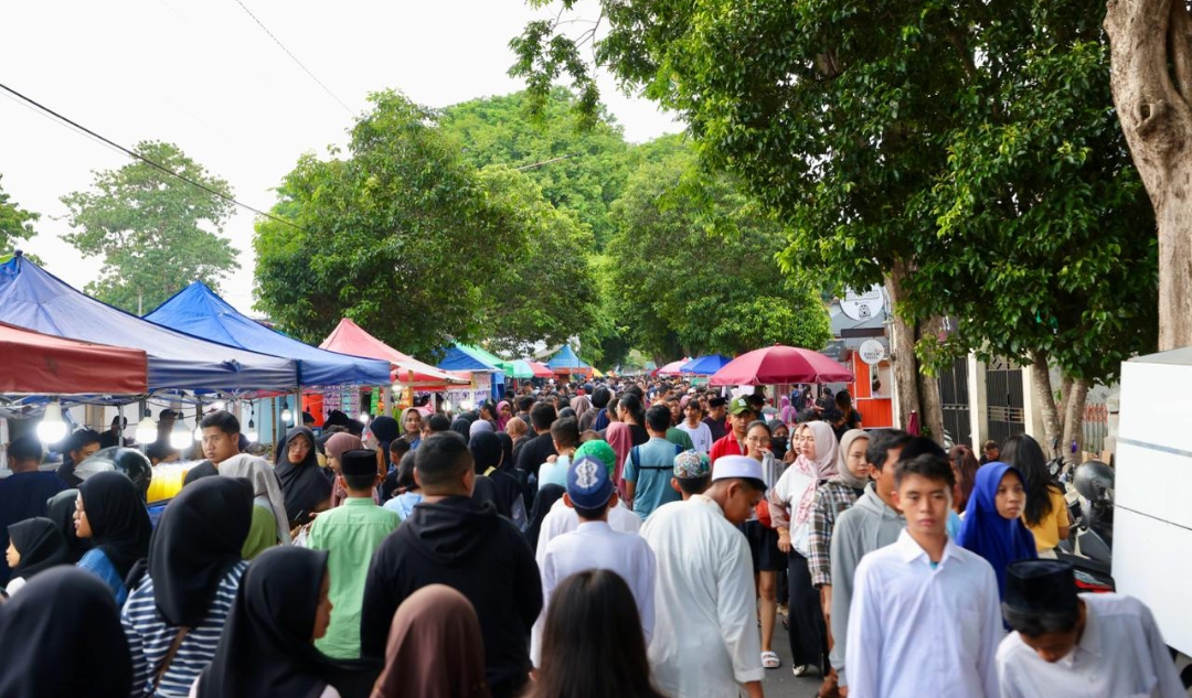 Suasana Festival Ngrandu Buko Pasar Takjil Ramadan di Kabupaten Banyuwangi, Jawa Timur. (Dok: Humas Pemkab Banyuwangi)