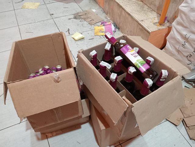 Gudang pengeplosan miras digerebek Kodim 0201 Medan bersama Bea Cukai. (Dok Kodim 0201 Medan)