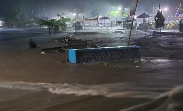 32 KK Warga Lumajang Mengungsi Akibat Banjir Lahar Panas dari Gunung Semeru