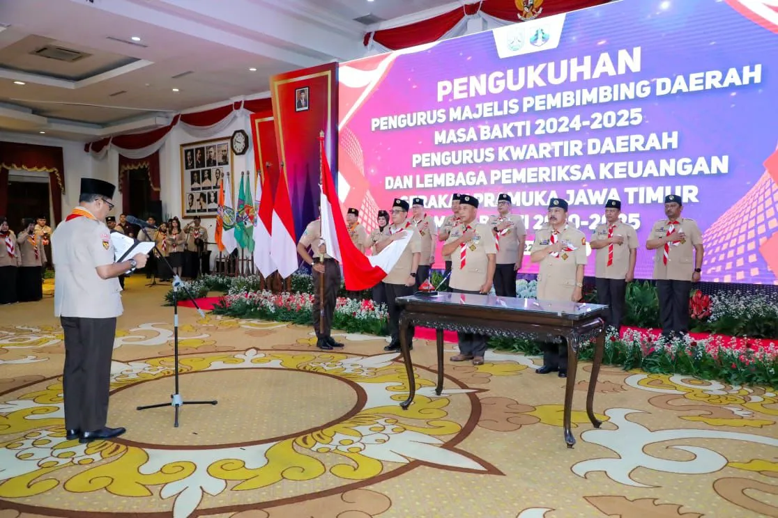 Arum Sabil Terima Penghargaan Lencana Darma Bakti dari Kwarnas Setelah Resmi Jadi Ketua Kwarda Jatim