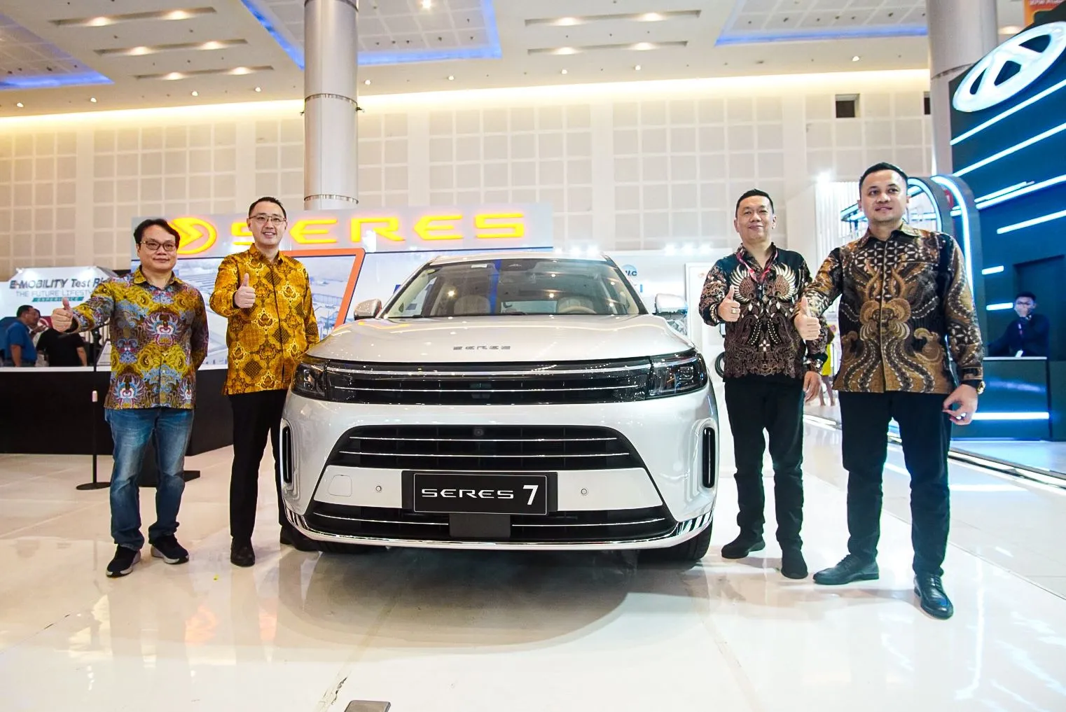 Sokonindo Automobile Pemerkan Mobil Seres 7 Diajang IIMS Surabaya