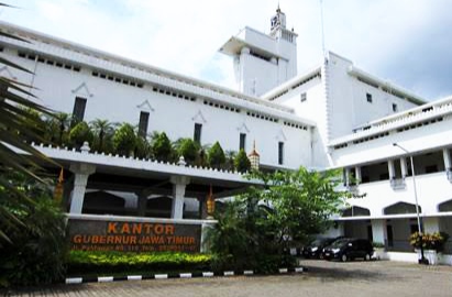 Kantor Gubernur Jawa Timur di Jalan Pahlawan Surabaya. (Insani/Jurnas.net)