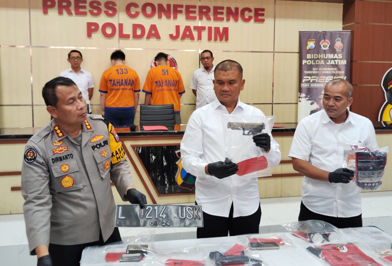Polda Jatim merilis kasus penembakan di Sidoarjo dan beberapa tempat di Surabaya. (Insani/Jurnas.net)
