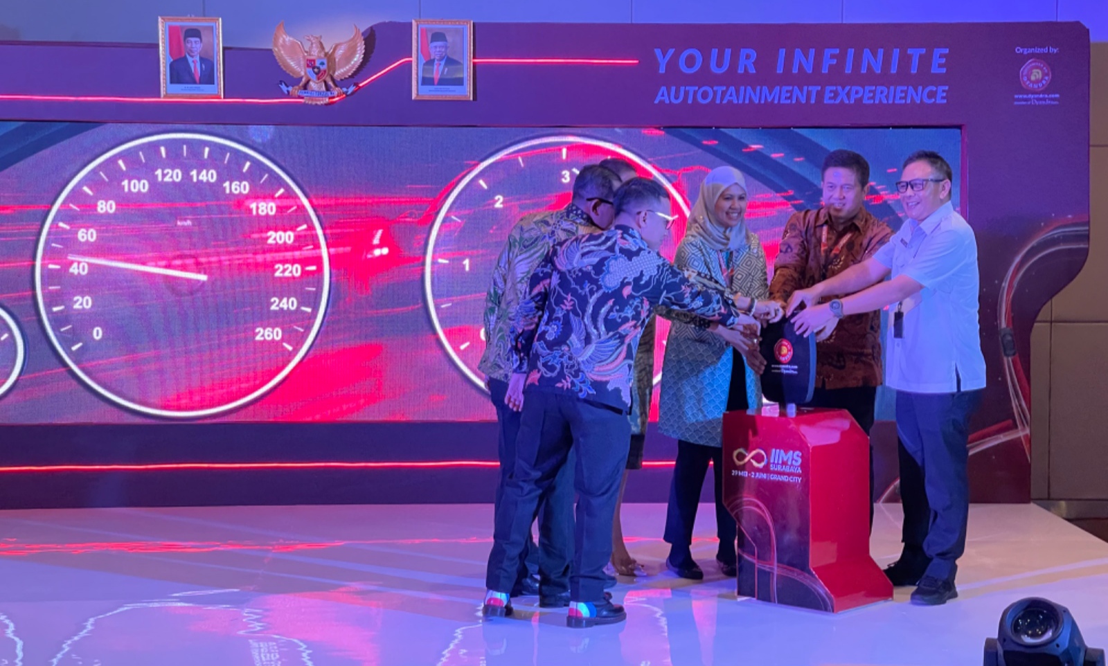 Pembukaan pameran otomotif Indonesia International Motor Show (IIMS) Surabaya resmi digelar di Grand City Convention dan Exhibition, Surabaya. (Insani/Jurnas.net)