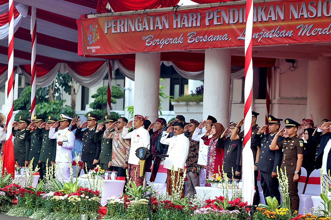 Wali Kota Surabaya Eri Cahyadi pada Petingatan Hari Pendidikan Nasional (Hardiknas) 2024 di Surabaya. (Dok: Humas Pemkot Surabaya)