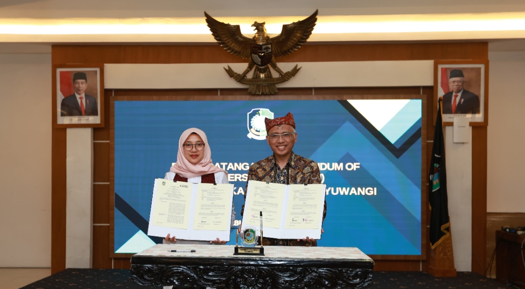 memorandum of understanding (MoU) antara Bupati Banyuwangi Ipuk Fiestiandani dan Direktur Manufacturing SBI, Soni Asrul Sani. (Dok: Humas Pemkab Banyuwangi)