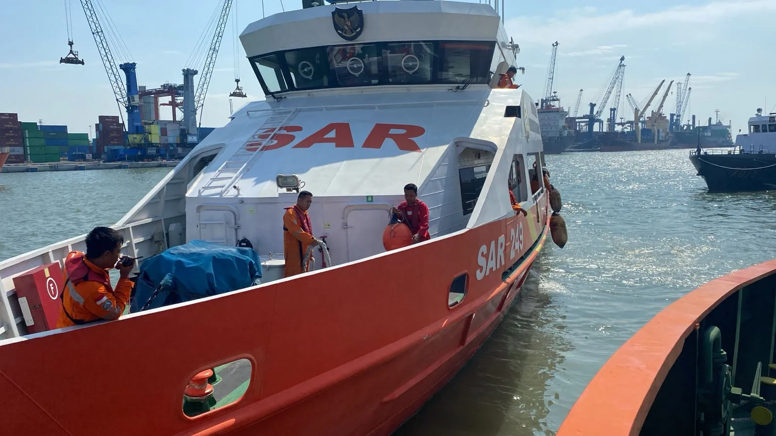11 Orang Korban Hilang Tertimpa Rumah Kontainer di Selat Madura