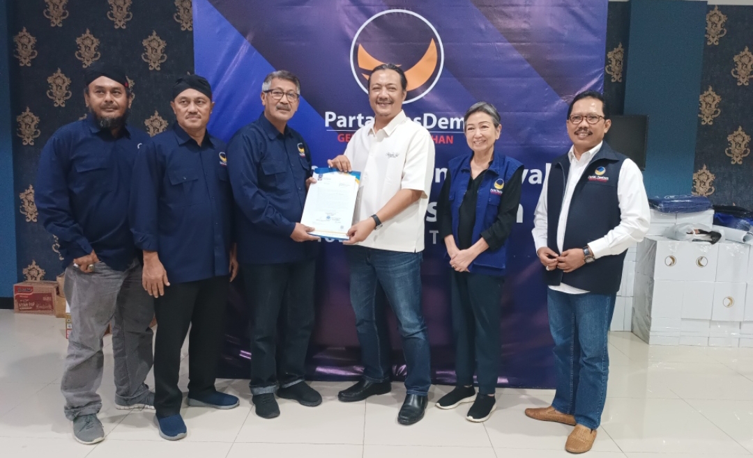DPW NasDem Jatim memberikan rekomendasi kepada bacabup Kediri. (Insani/Jurnas.net)