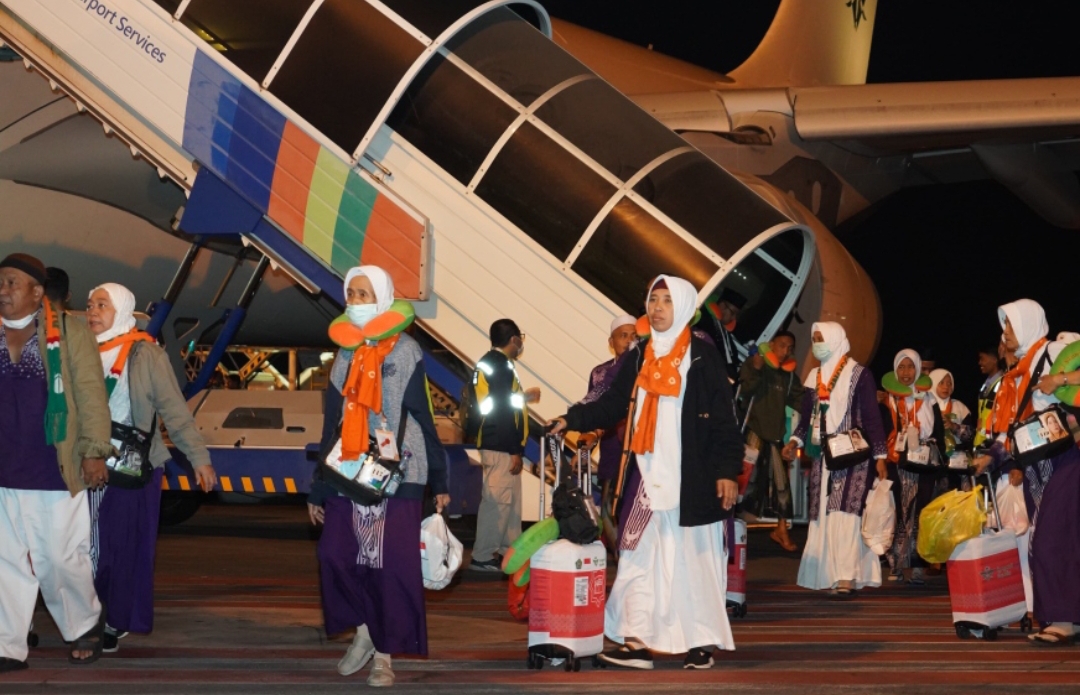 Jemaah haji Debarkasi Surabaya tiba di Bandara Juanda Surabaya. (Dok: Humas PPIH Embarkasi Surabaya)