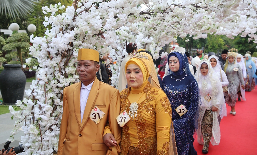 Ratusan pasangan di Surabaya ikut nikah massal di Balaikota. (Dok: Humas Pemkot Surabaya)