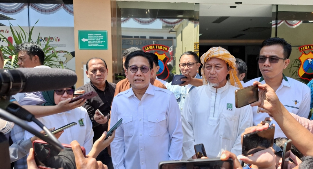 Ketua DPW Partai Kebangkitan Bangsa (PKB) Jawa Timur, Halim Iskandar, aporkan eks Sekretaris Jenderal (Sekjen) PKB Lukman Edy ke Ditreskrimsus Polda Jatim. (Insani/Jurnas.net)