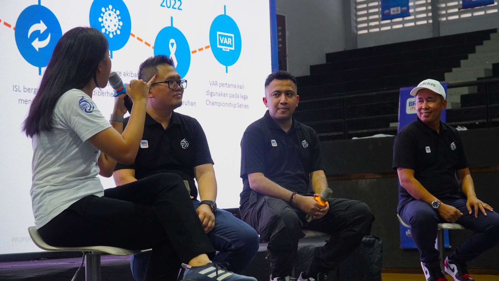 PT Liga Indonesia Baru (LIB) menggelar event Liga Indonesia Goes to Campus (LGTC) di Universitas Negeri Surabaya (UNESA). (Istimewa)