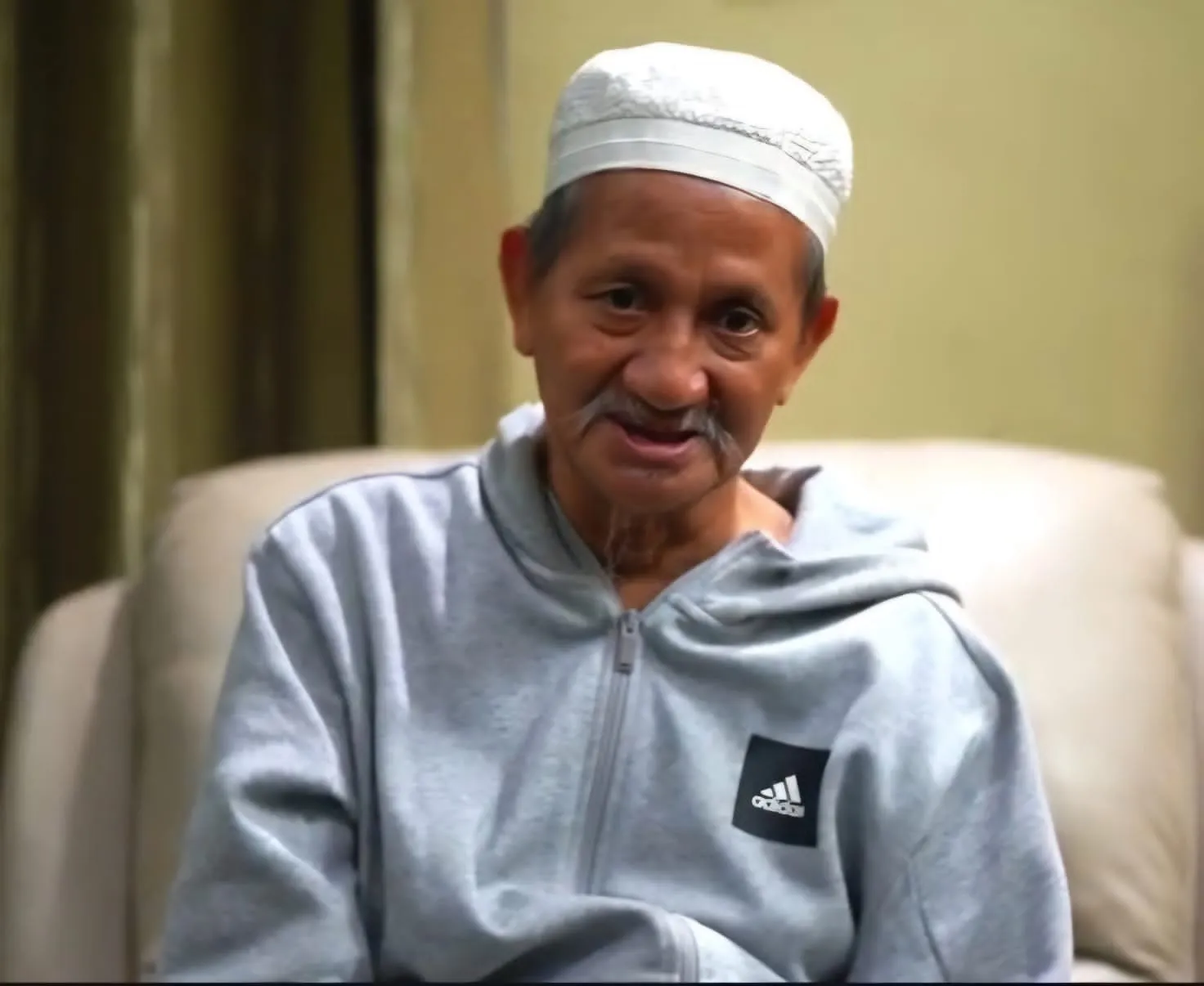 Baca juga : Ulama Kondang NU Ajak Masyarakat Bersatu dan Paslon Legowo Usai Rekap KPU Selesai