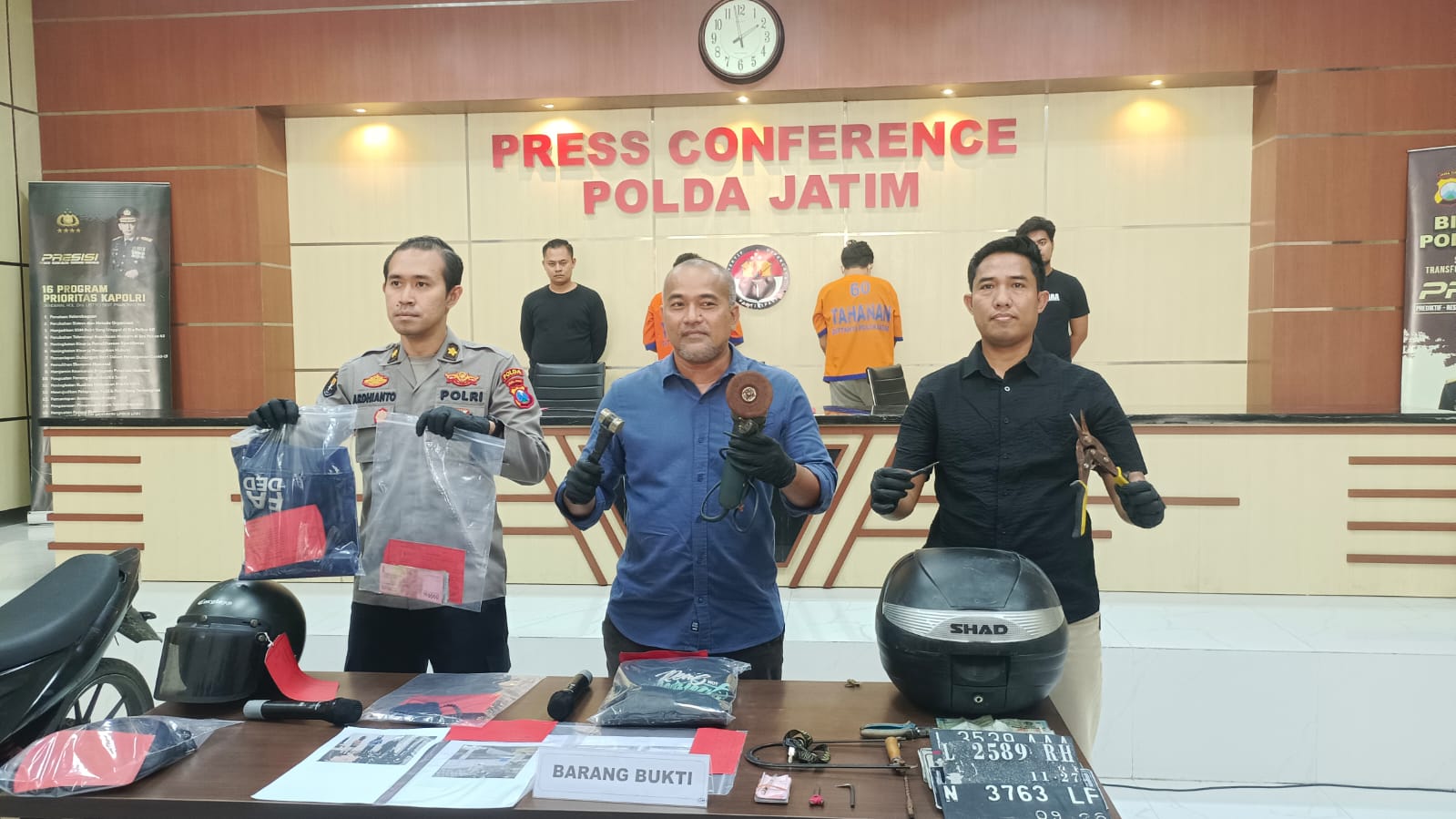 Polda Jatim merilis kasus curanmor di kos-kosan. (Insani/Jurnas.net)