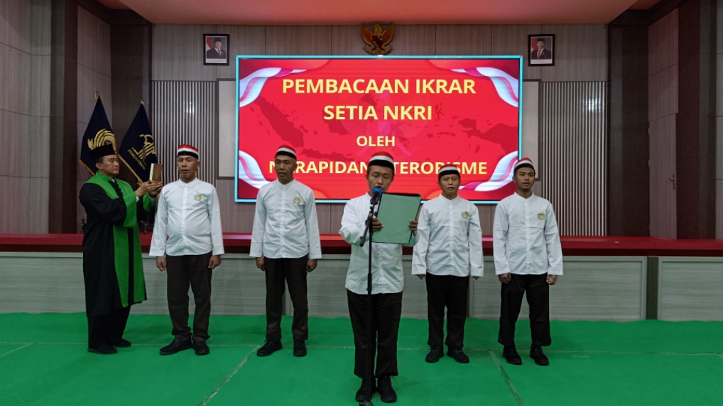 Lima napiter Lapas I Surabaya ikrar setia NKRI. (Dok: Humas Kemenkumham Jatim)