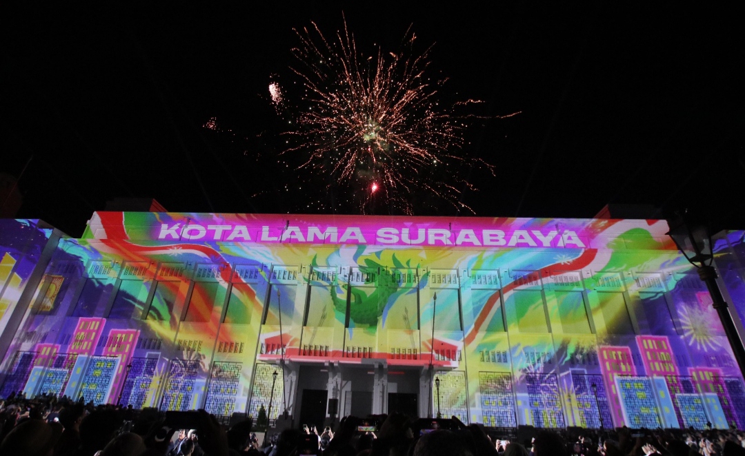 Suasana malam pergantian tahun di Kota Surabaya. (Dok: Humas Pemkot Surabaya)