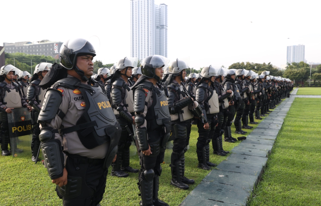 Ratusan personel Polda Jatim. (Istimewa)