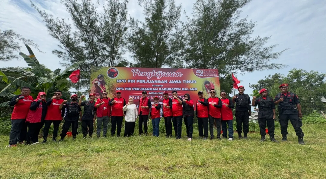 Cegah Risiko Bencana, PDIP Jatim Tanam Ribuan Bibit Kopi dan Buah di Bukit Waung Malang