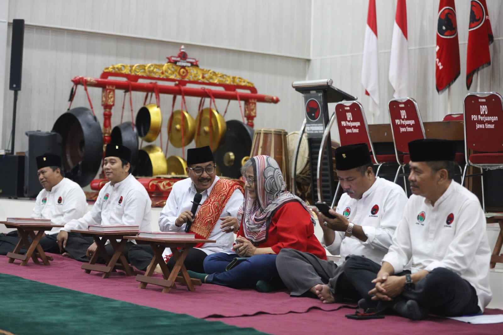 Pengajian rutin Ramadan di Aula Megawati Soekarnoputri, Kantor DPD PDI Perjuangan Jawa Timur. (Insani/Jurnas.net)