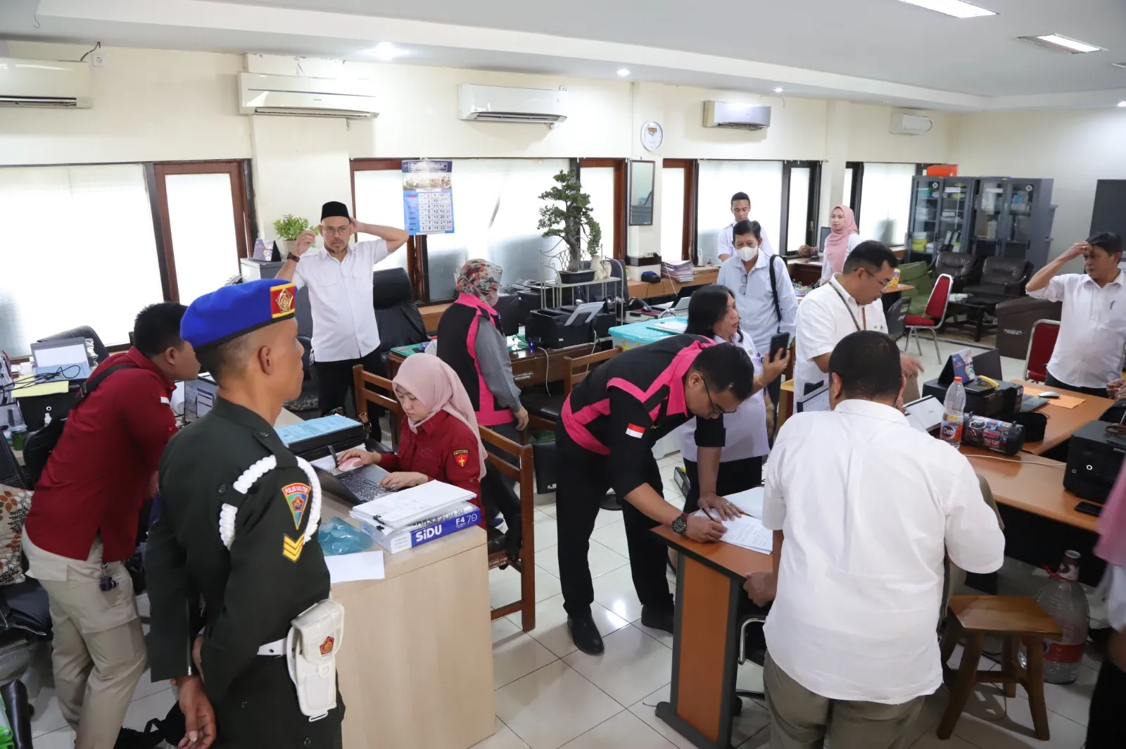 Kejaksaan Geledah Dinas Pendidikan Jatim Kasus Dugaan Korupsi Proyek Hibah SMK Rp65 Miliar