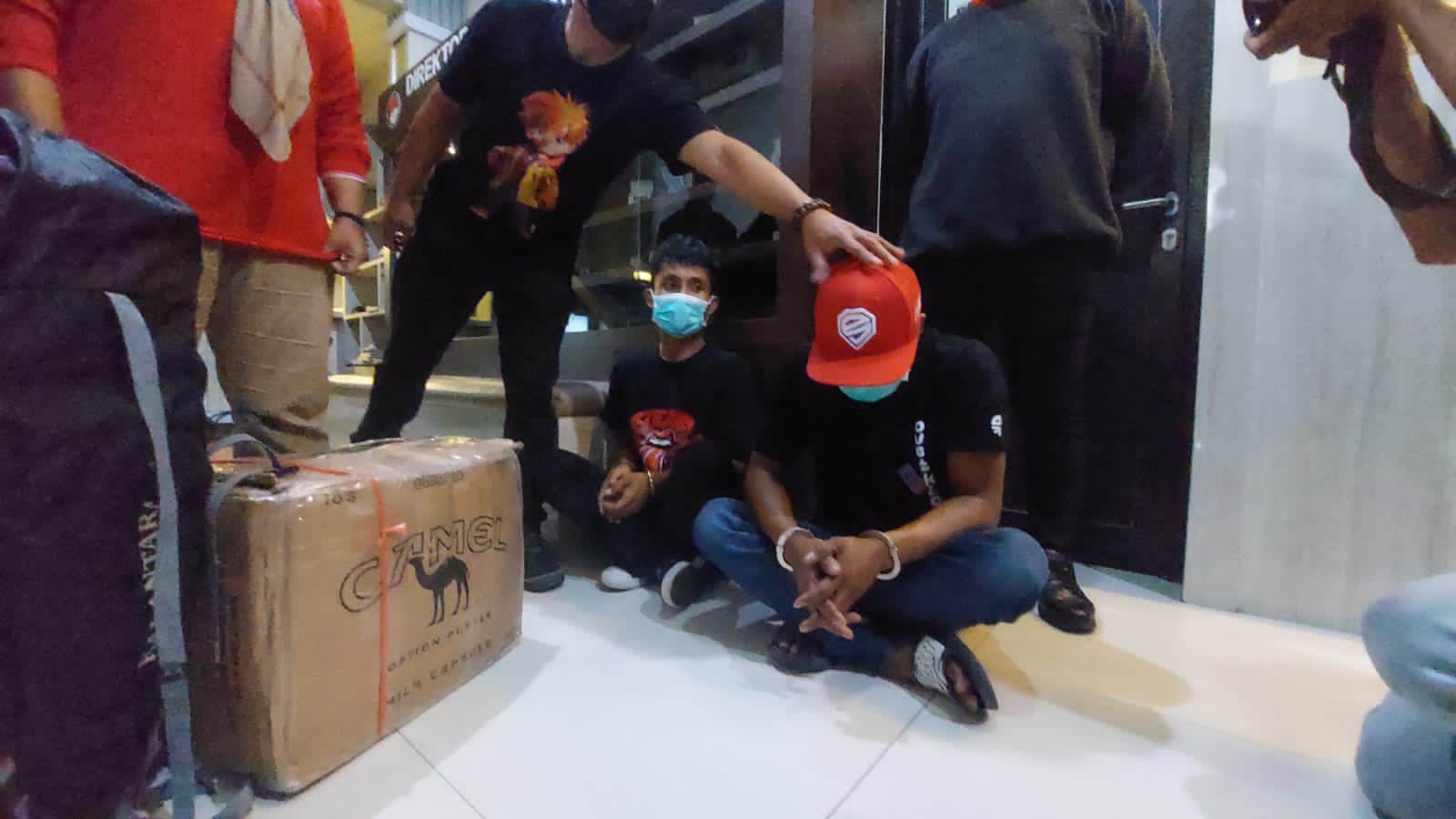 Polda Jatim amankan dua kurir narkoba berasal dari Iran. (Istimewa)