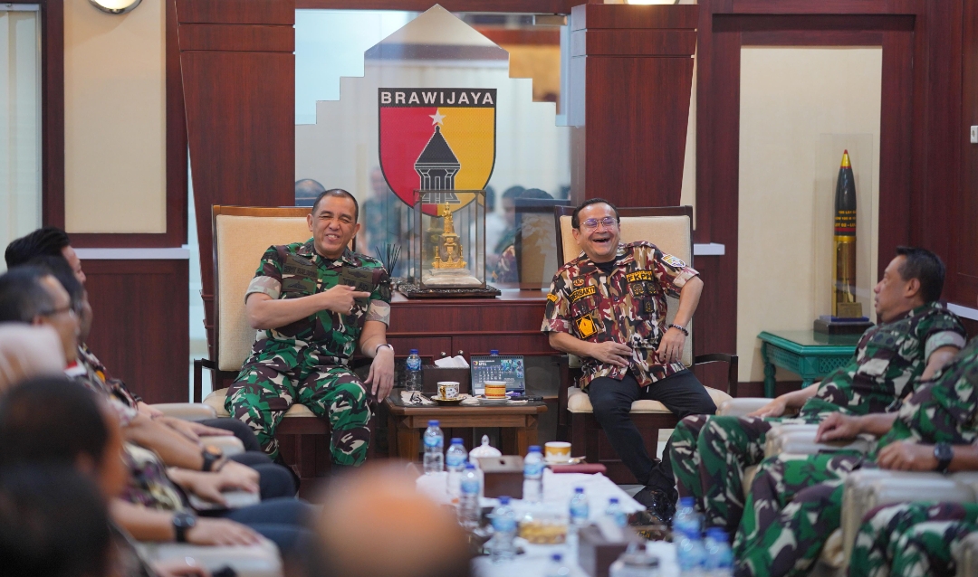 Pangdam V/Brawijaya, Mayjen TNI Rudy Saladin, silaturrahim dengan Generasi Muda Forum Komunikasi Putra Putri Purnawirawan dan Putra Putri TNI-Polri (GM FKPPI). (Insani/Jurnas.net)