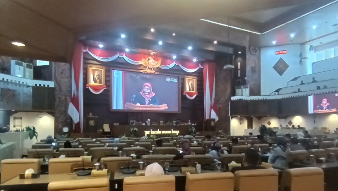 Suasana sidang paripurna di DPRD Jatim. (Insani/Jurnas.net)