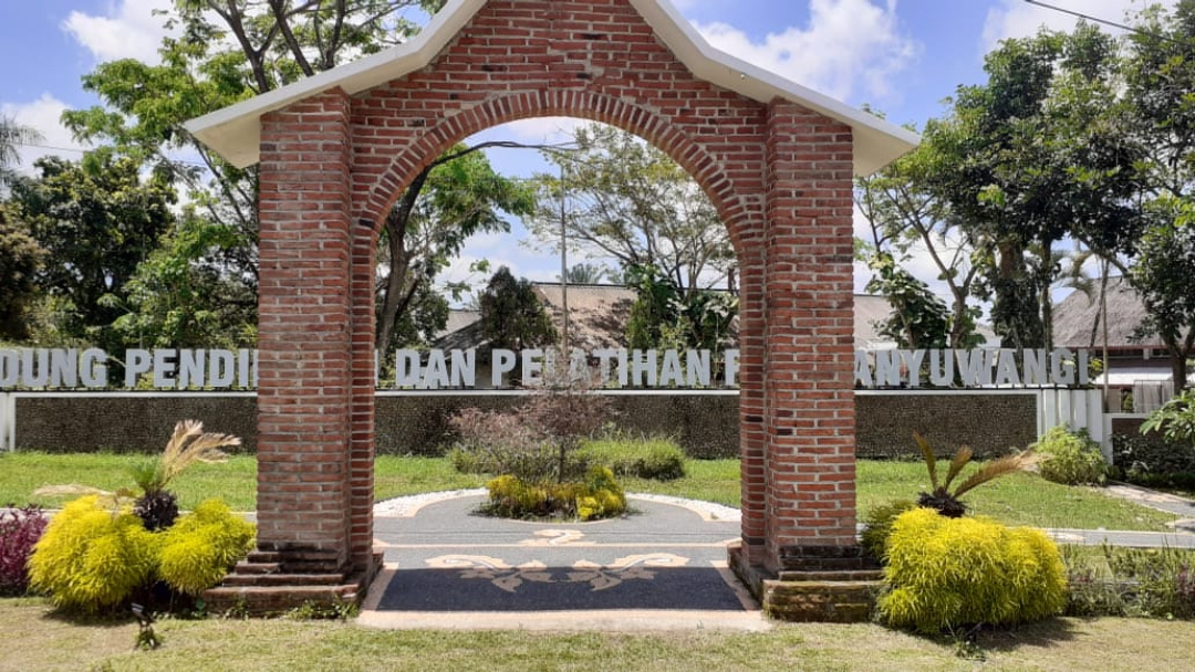 Suasana halaman sekolah rakyat di Kabupaten Banyuwangi. (Dok: Humas Pemkab Banyuwangi)