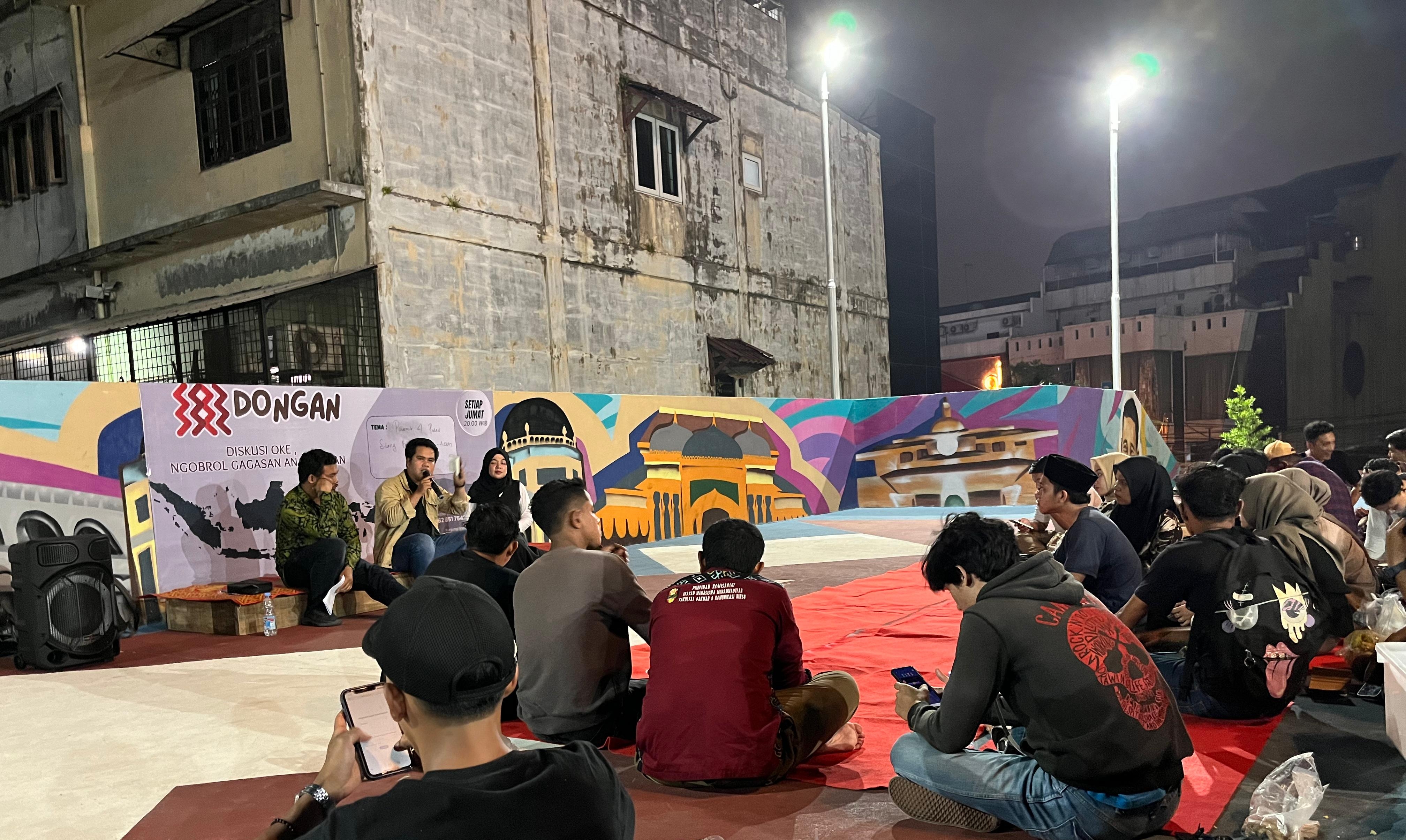 Dongan (Diskusi Oke Ngobrol Gagasan Anak Medan) membahas tuntas isu tersebut yang digelar di Stadion Kebun Budaya, Kota Medan, Jumat 12 Juni 2025 malam. (Istimewa)