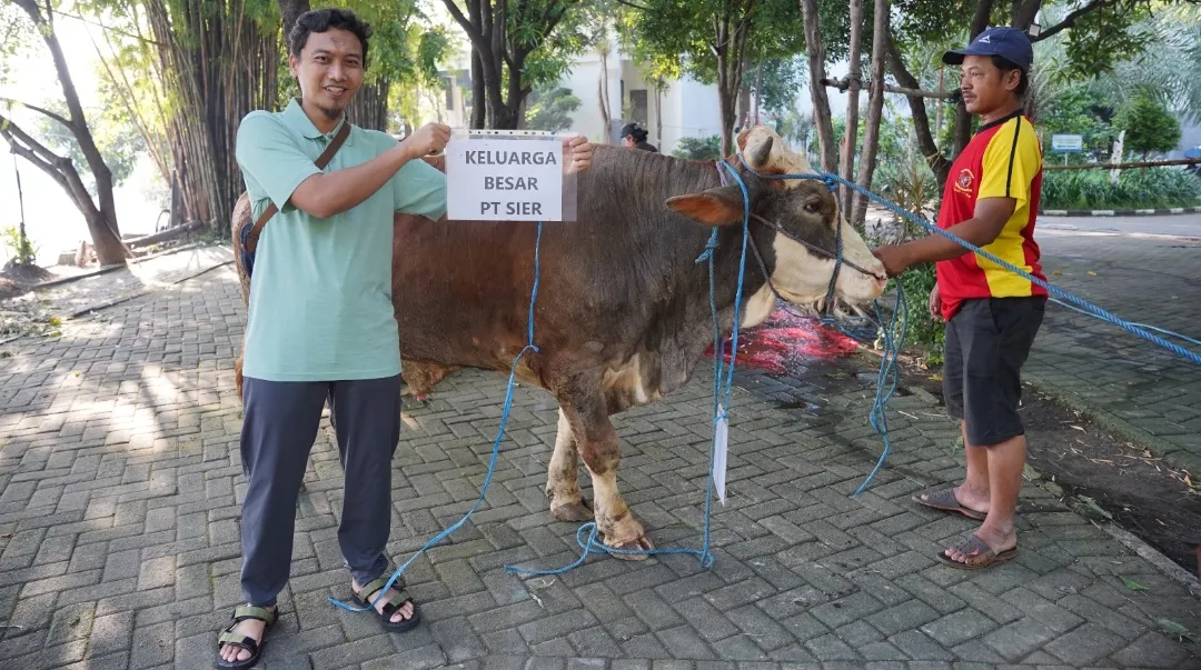 SIER Bagikan 1.100 Paket Daging Kurban Perkuat Harmoni Sosial di Kawasan Industri