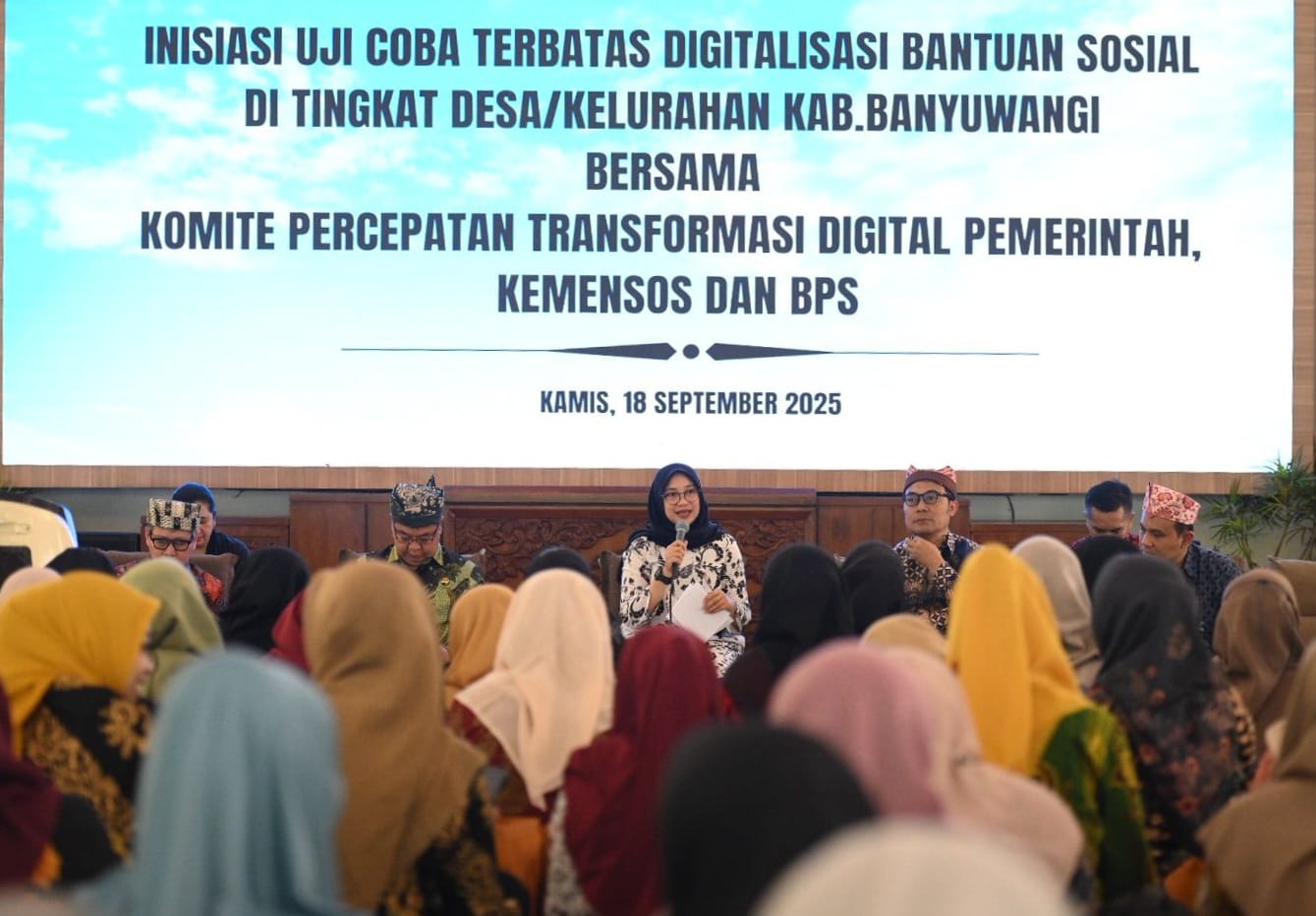 Program digitalisasi bantuan sosial (bansos) nasional diujiba hari ini mulai dari Banyuwangi. (Humas Pemkab Banyuwangi)