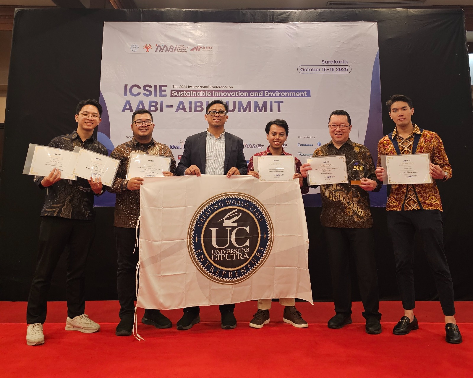 UC Center for Ventures (UC Ventures), Universitas Ciputra (UC) meraih penghargaan “Inkubator Bisnis Berkembang” dalam ajang AIBI Award 2025. (Humas Universitas Ciputra)