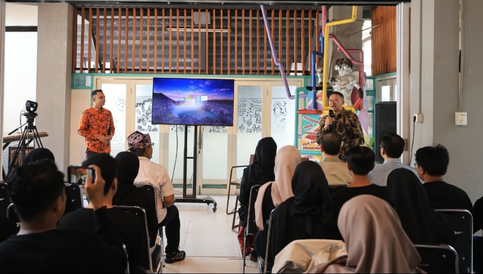 Kemenlu melalui program Sekolah Staf Dinas Luar Negeri (Sesdilu) menghadirkan 18 diplomat muda beserta sejumlah mitra strategis global. (Humas Pemkab Banyuwangi)