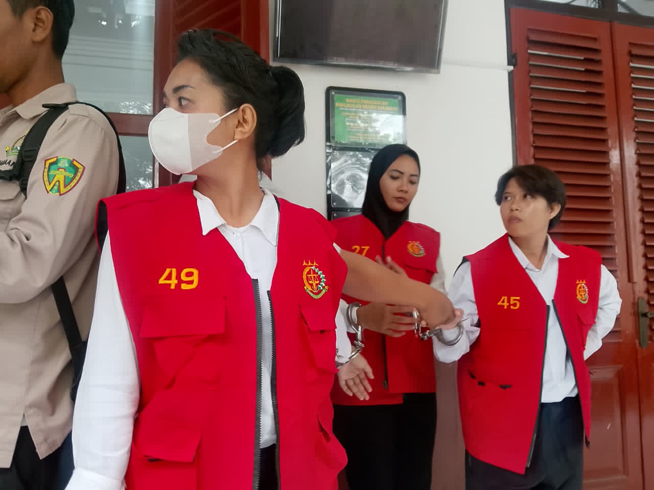 Tiga pegawai konter terdakwa terlibat peredaran narkoba Lapas Porong. (Insani/Jurnas.net)