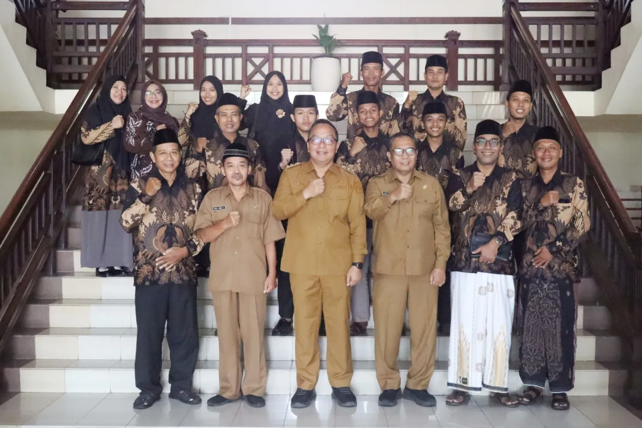 Gresik Lepas 18 Kafilah Raih Juara Umum MTQ 2025 untuk Umrah: Pemkab Dorong Jadi Role Model