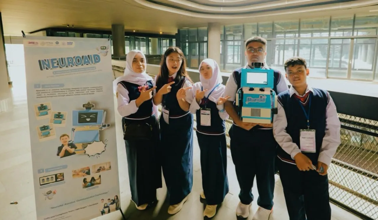 Pelajar Surabaya Ciptakan Robot NeuroAid, Solusi Interaksi Sosial Anak Autis