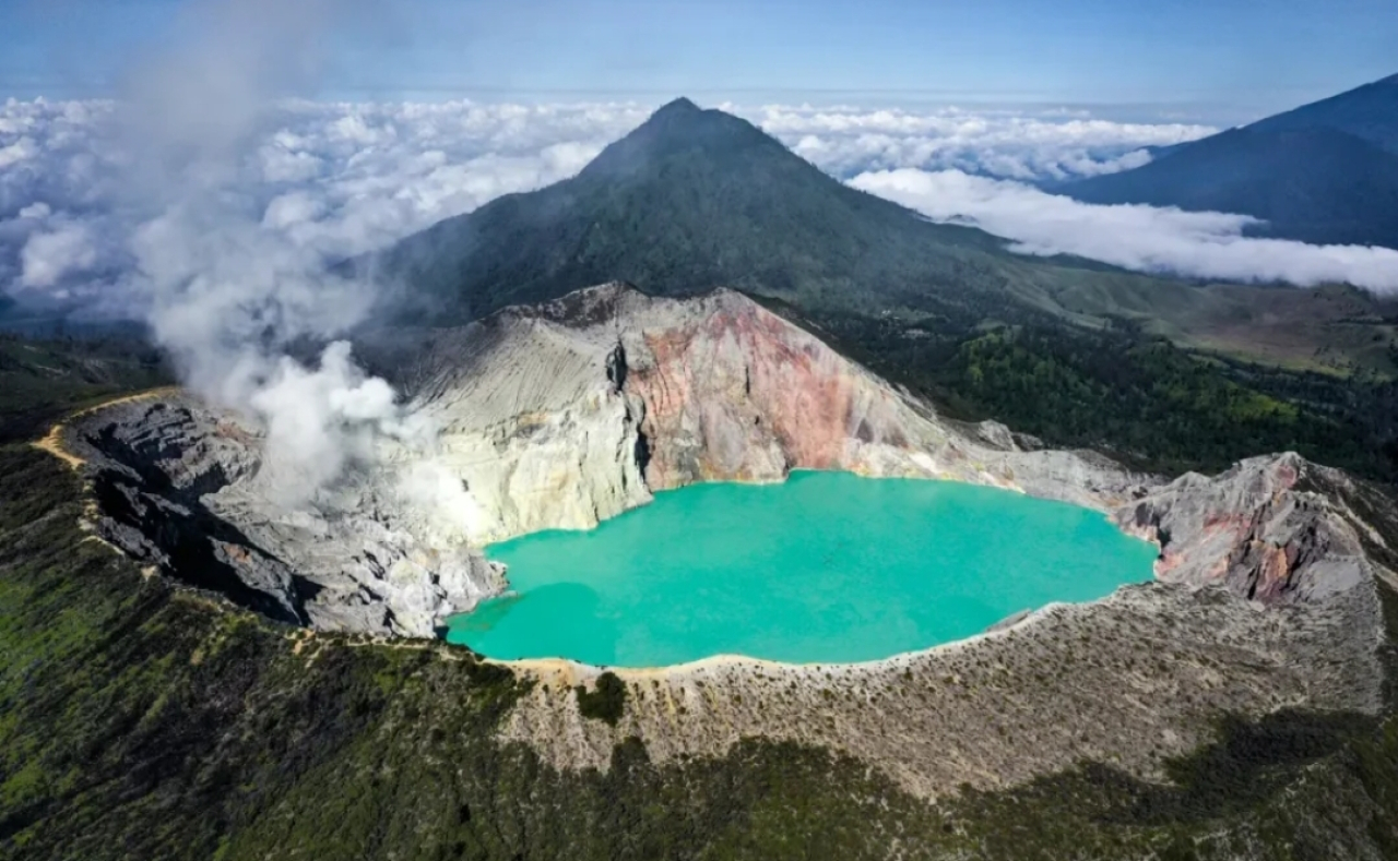 Pemandangan blue fire kawah Ijen Banyuwangi. (Istimewa)