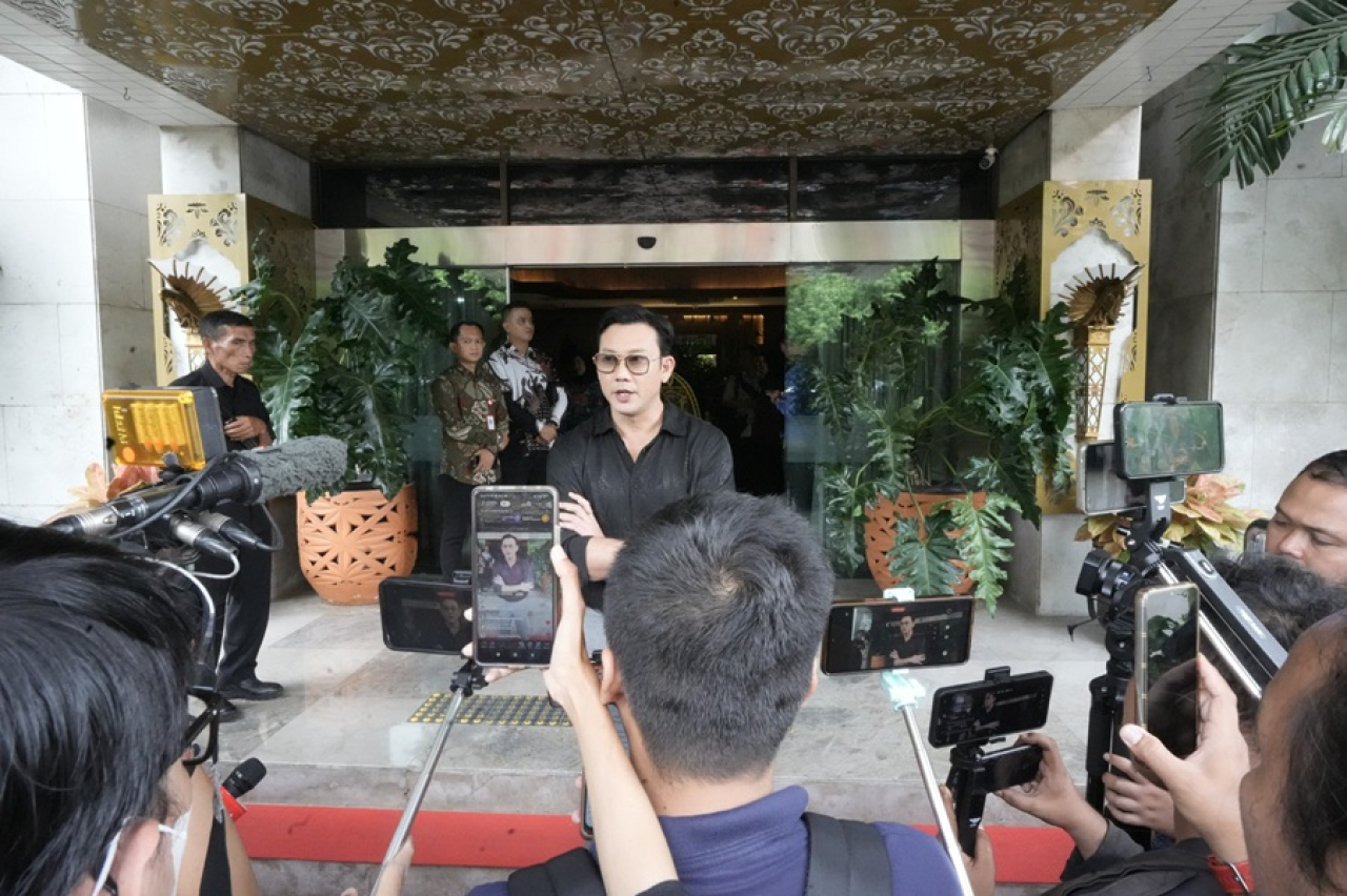 Denny Sumargo menceritakan pengalamannya terkait penggalangan donasi. (Istimewa)
