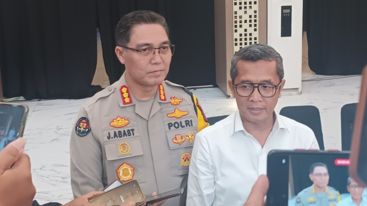 Direktur Reserse Kriminal Umum (Dirkrimum) Polda Jatim, Kombes Widi Atmoko (baju putih). (Insani/Jurnas.net)