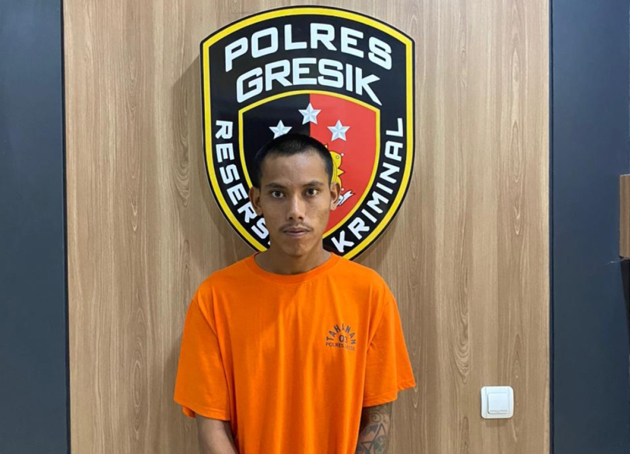 Tersangka diamankan Polres Gresik. (Humas Polres Gresik)