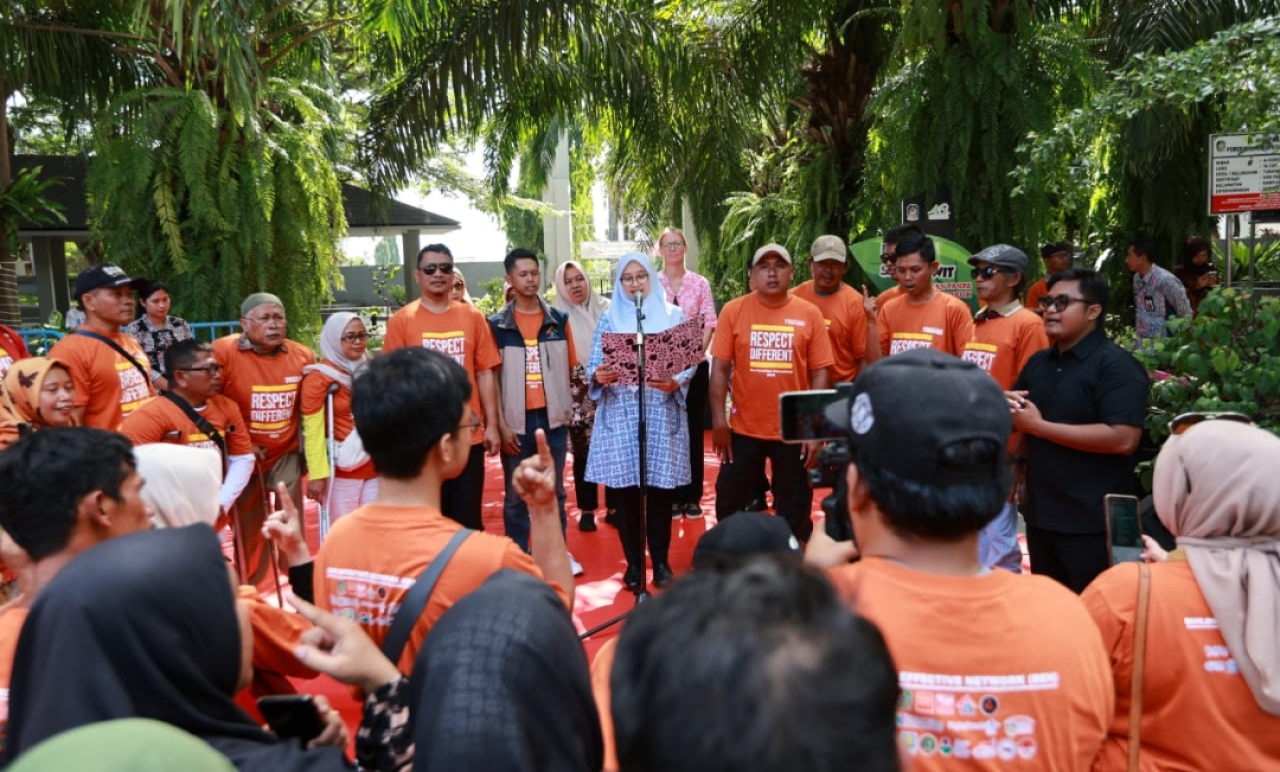 Bupati Banyuwangi, Ipuk Fiestiandani, di sela memperingati Hari Disabilitas Internasional (HDI). (Humas Pemkab Banyuwangi)