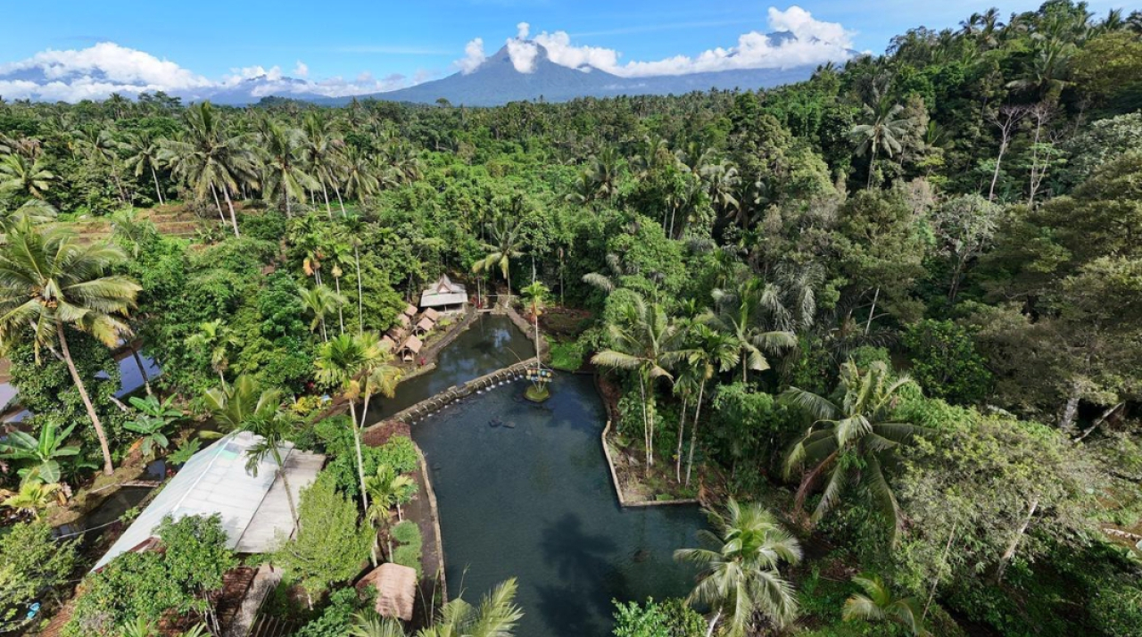 Destinasi wisata pemandian alam Banyu Kuwung di Kabupaten Banyuwangi tampak dari udara. (Humas Pemkab Banyuwangi)