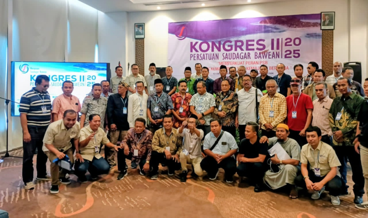 Peserta Kongres PSB berfoto bersama usai Kongres II di Kabupaten Gresik. (Faizul/Jurnas.net)